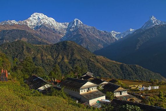 Photo of houses and mountains in Ghorepani Ghandruk trek in Nepal