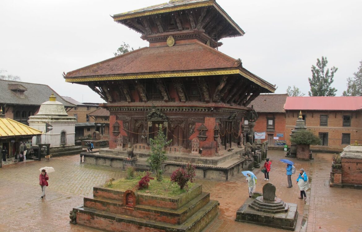 An exclusive Kathmandu tour: culture and hike
